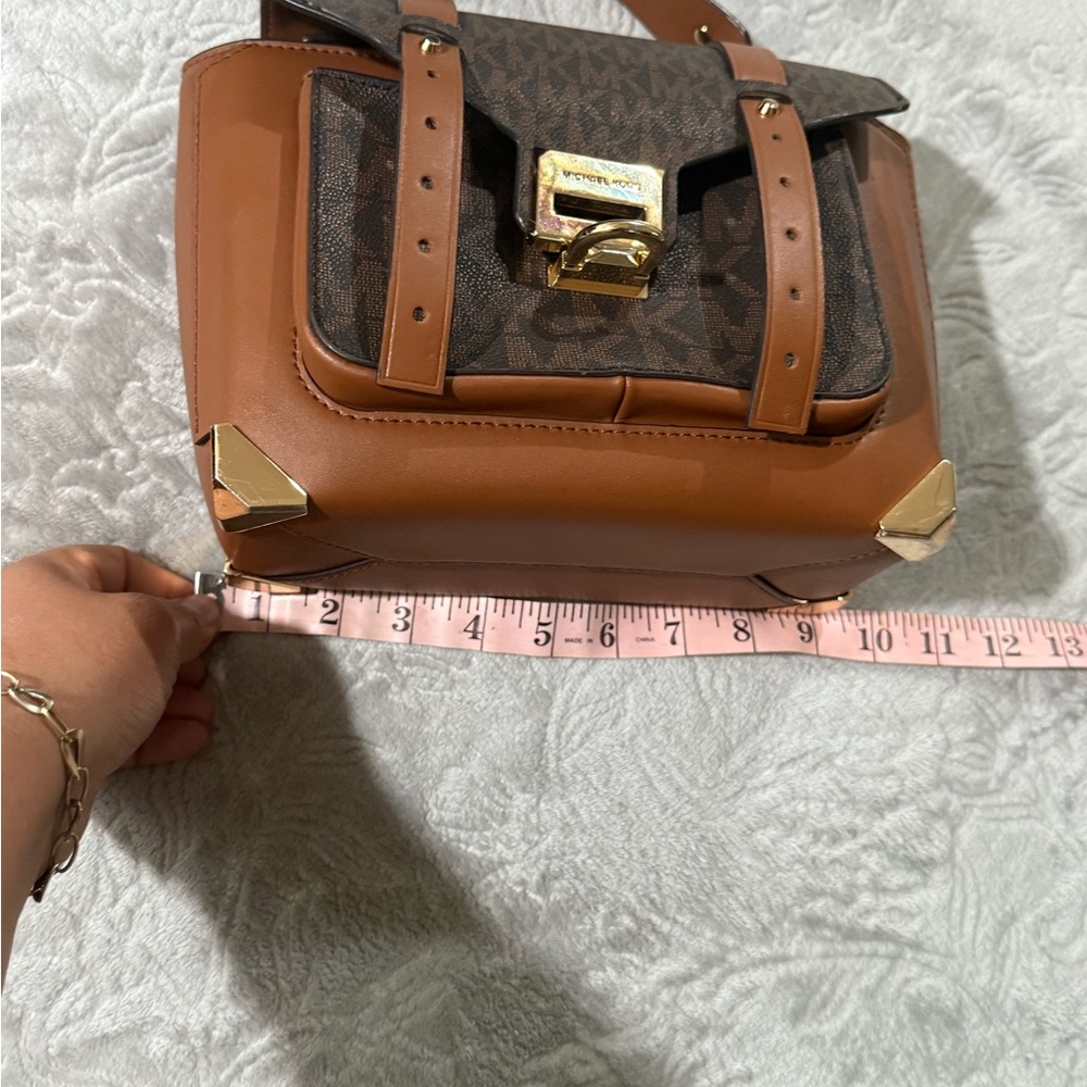 Michael Kors Manhattan Brown  Print Satchel - Picture 4 of 8